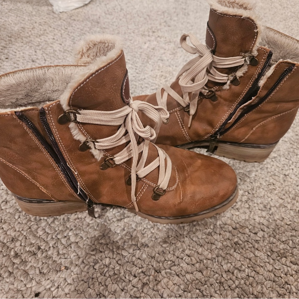 Spring Step Tan Lace-Up Boots with Cozy Lining